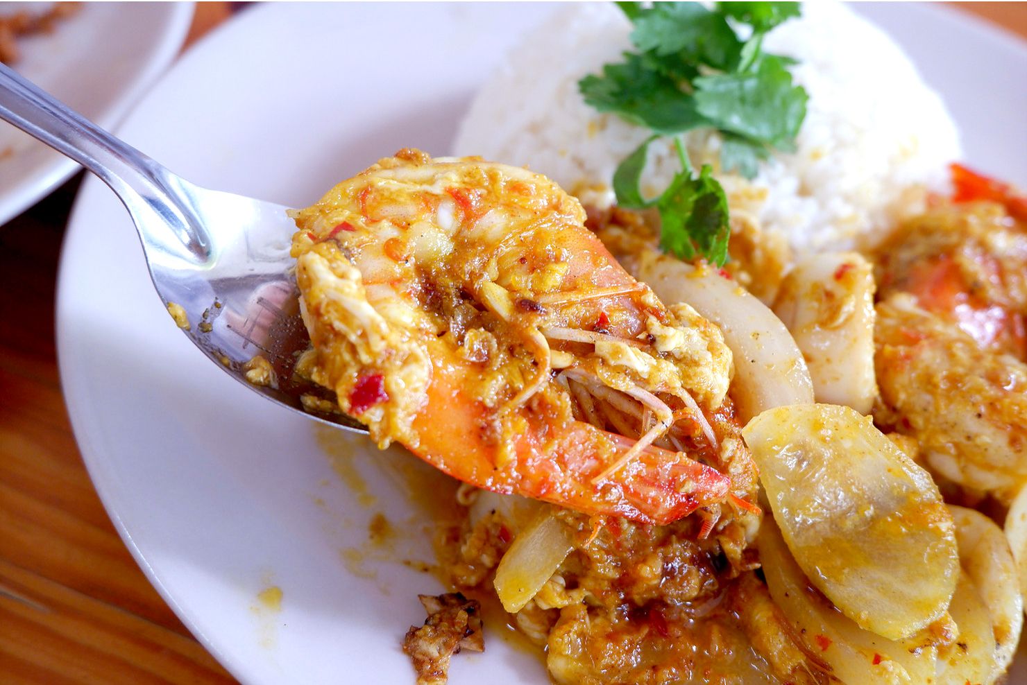 Made-to-order dishes at P'Korn's restaurant near Kasetsart University